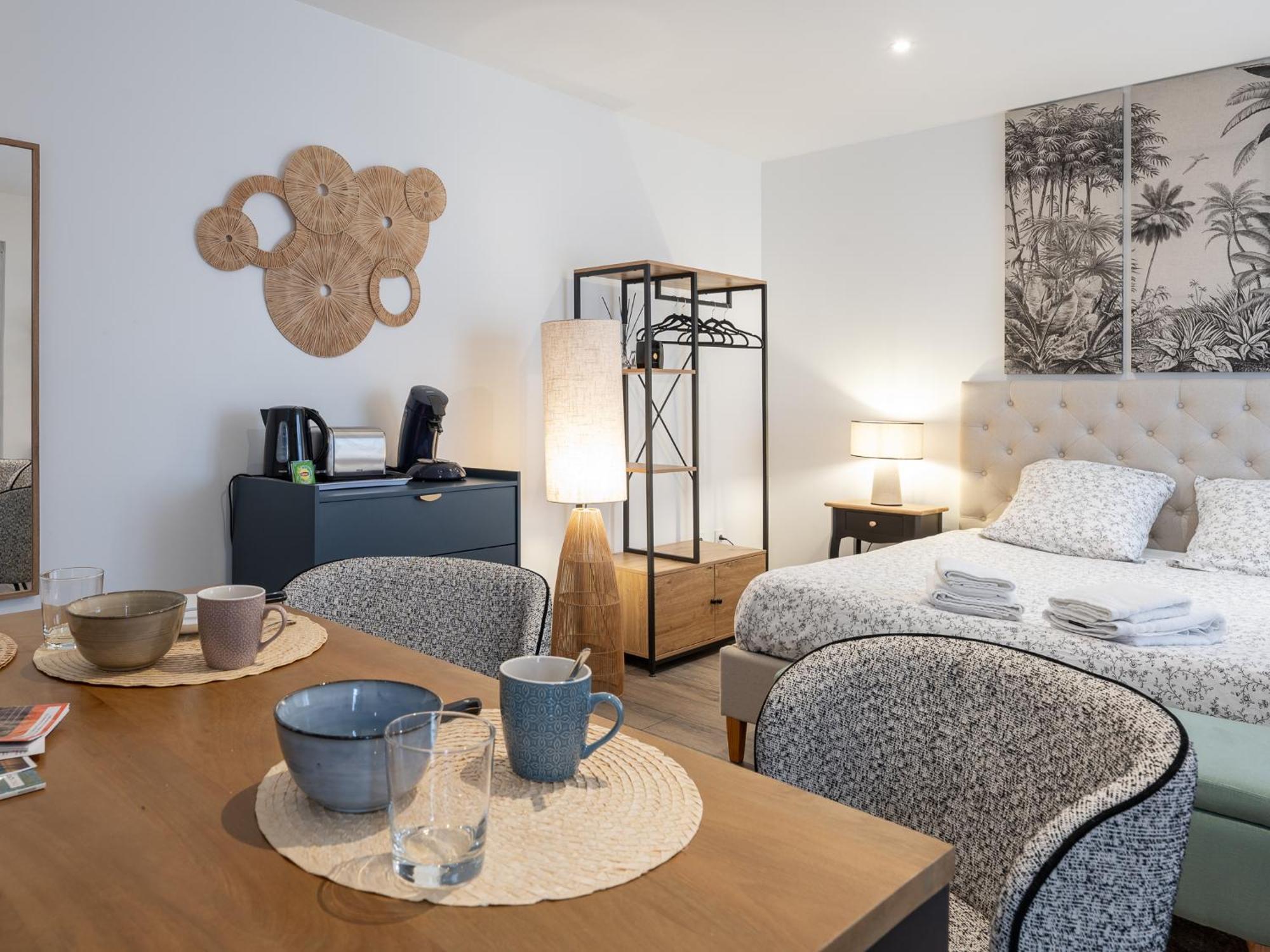 Secret Cache De Valmy Apartment Лион Екстериор снимка