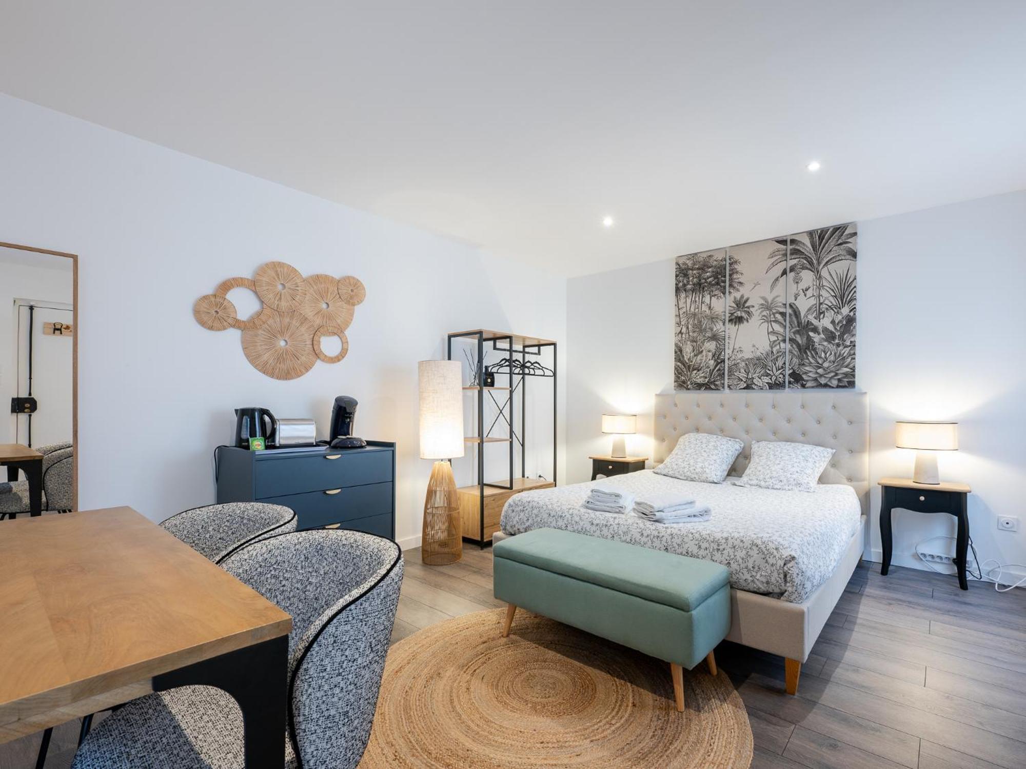 Secret Cache De Valmy Apartment Лион Екстериор снимка